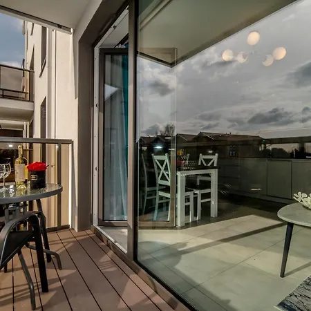 Blueapart Kaprow * Puck